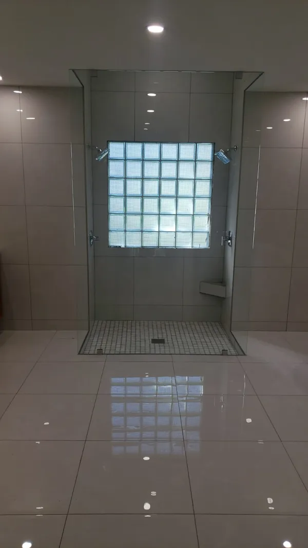 splash guard on shower