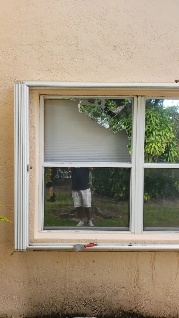Glass Repair and replacement boynton beach